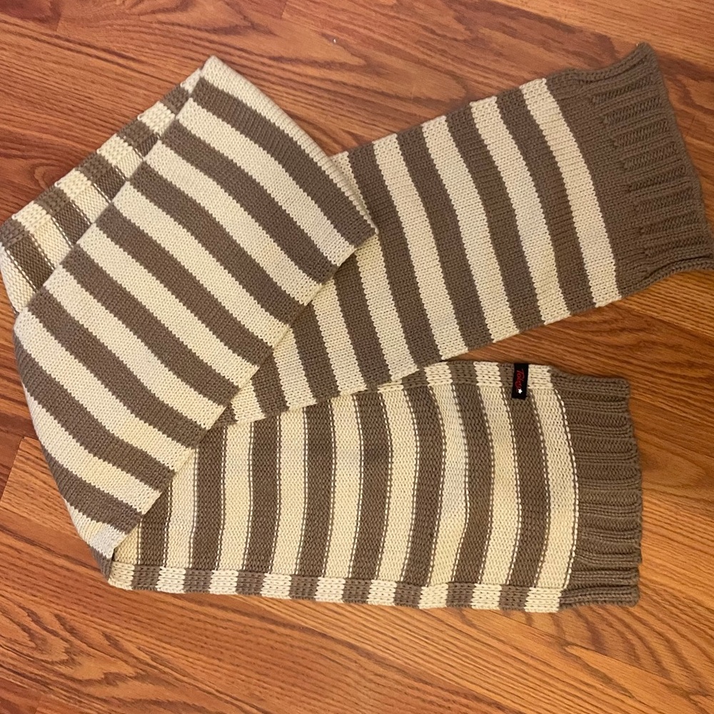 Donated Toby knit scarf